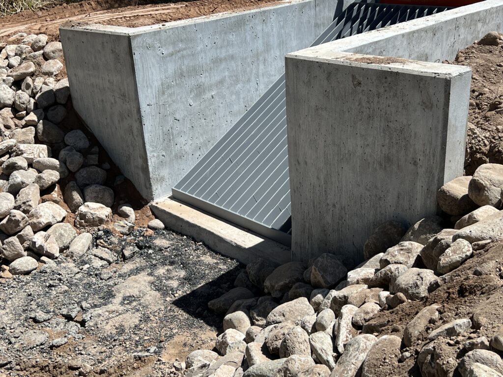 Intake headwall bar grate of Grandpa Wash Pipeline project