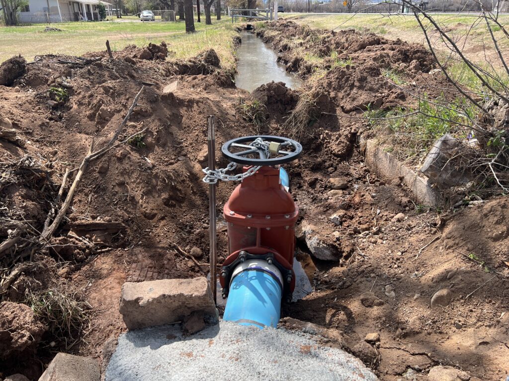 Eureka Ditch - Montezuma Castle Highway valve installation